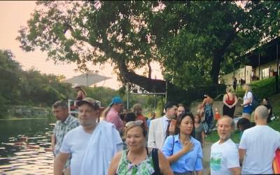 Passing of Flo Inspires Classic Austin Response, But Barton Springs Eternal